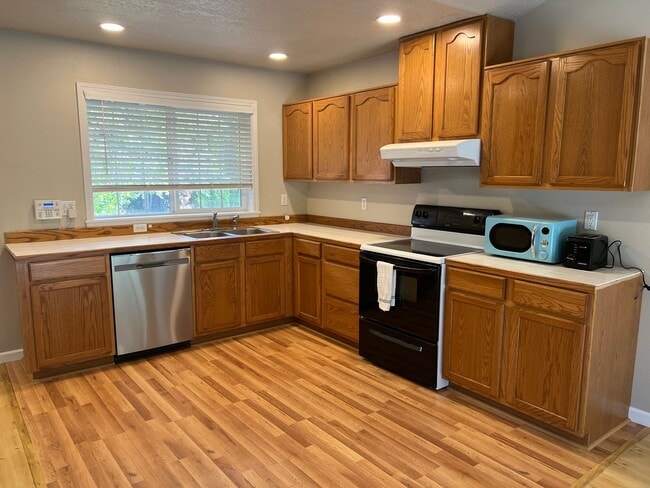 Building Photo - 230 E Harrison St