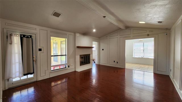 Building Photo - 1526 Silverleaf Dr