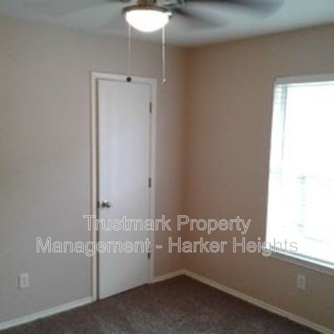 Building Photo - 5304 Vail Dr