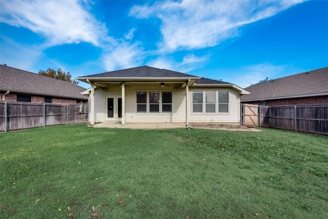 Building Photo - 5909 Paloma Blanca Dr