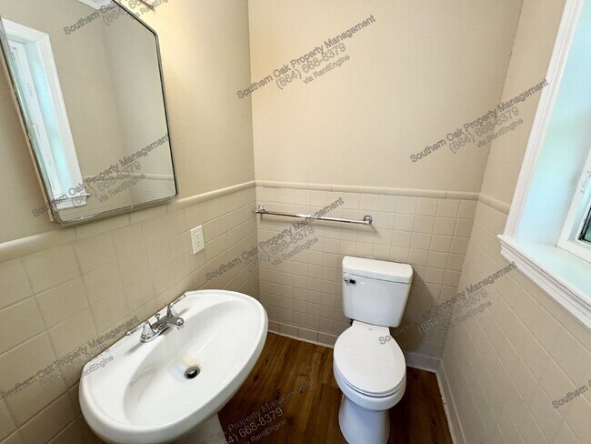 Building Photo - 1202 Garden Cir
