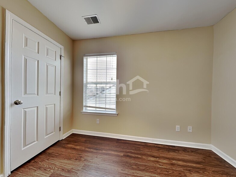 Building Photo - 2236 Blakers Blvd