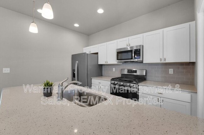 Building Photo - 7405 Marbled Wood Pt