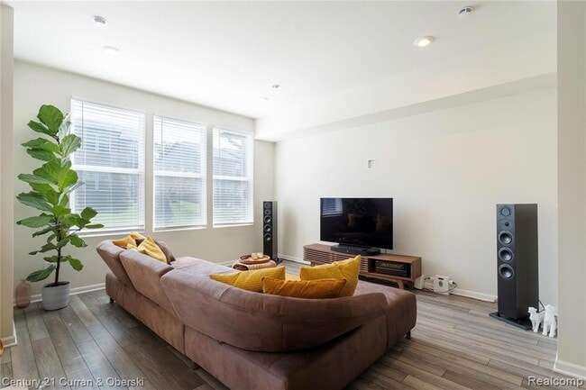 Building Photo - 2090 Addison Cir