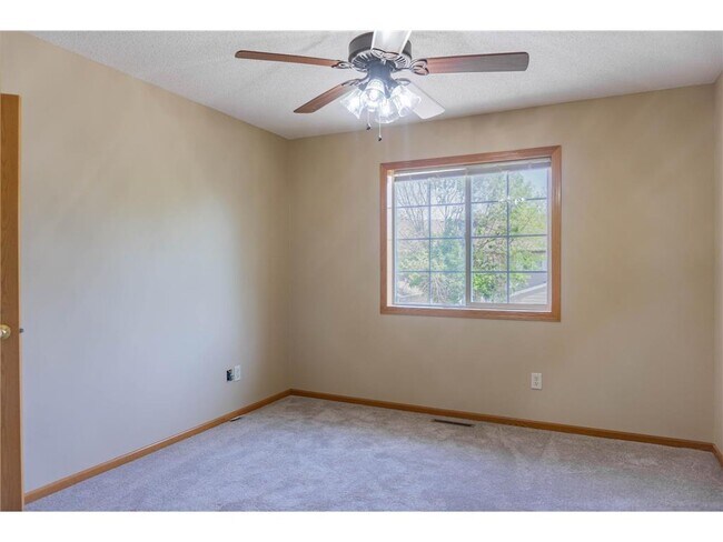 Building Photo - 1236 Heather Ln
