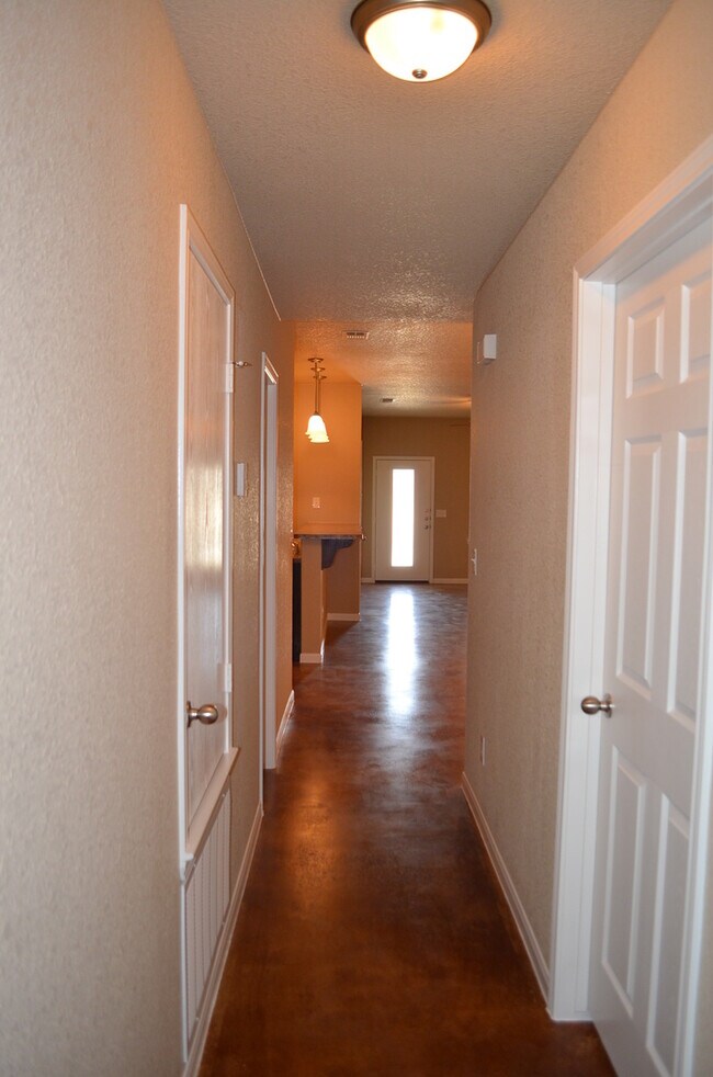 Building Photo - 1800Tru