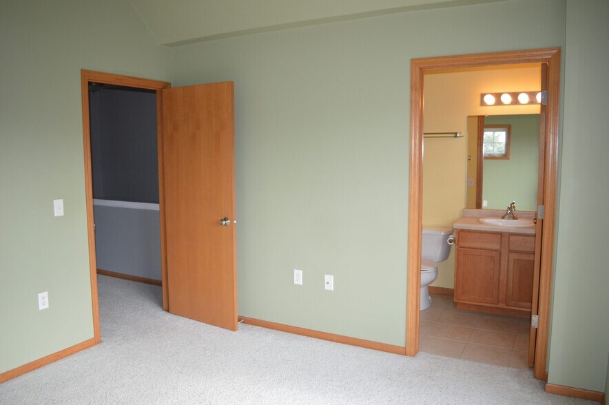 Building Photo - 3701 Design Pass