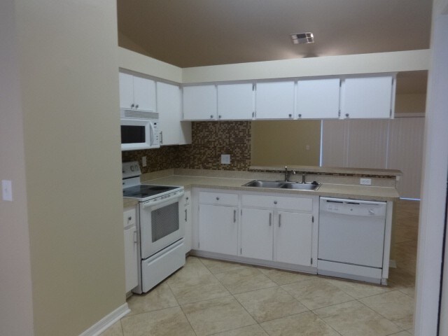 Building Photo - 215 Lookout Dr