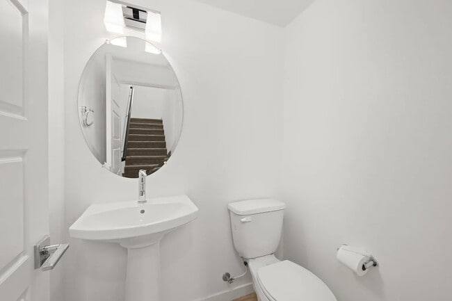 Building Photo - 370 Broadway Dr