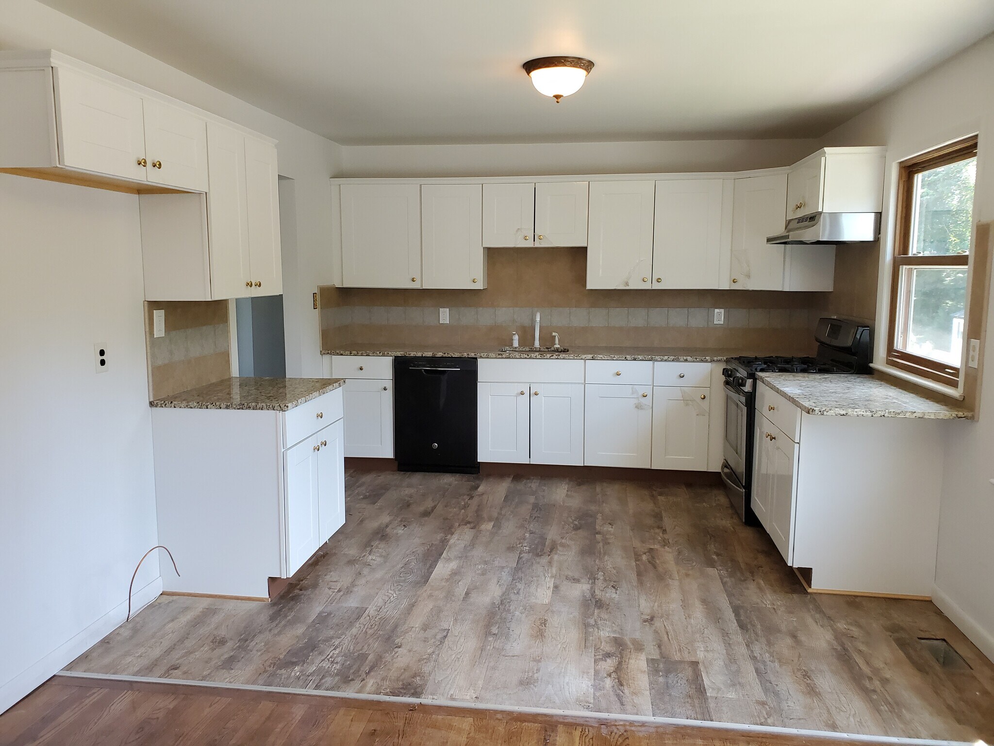 Building Photo - 109 Driftwood Ln