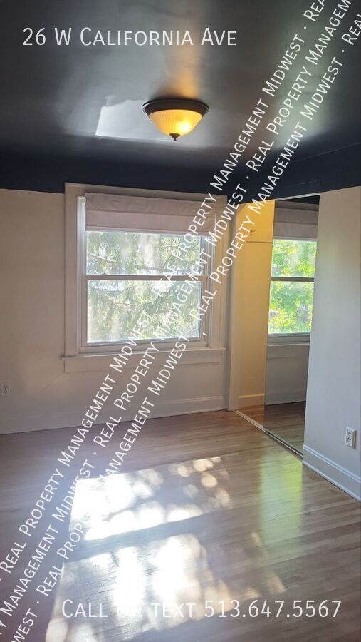 Building Photo - 26 W California Ave