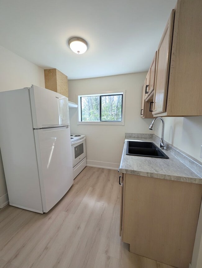 Building Photo - Charming 2 Bed Rental w Bonus Space & Loft! Available Now!