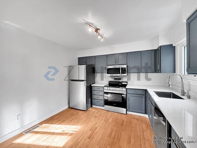 Building Photo - 320 Barbara Ln