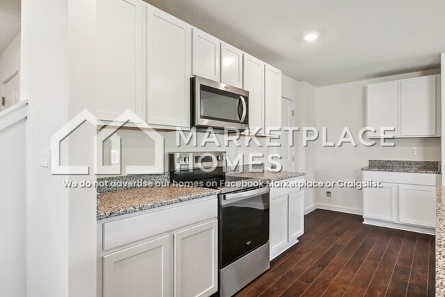 Building Photo - 7646 Belhaven Ln
