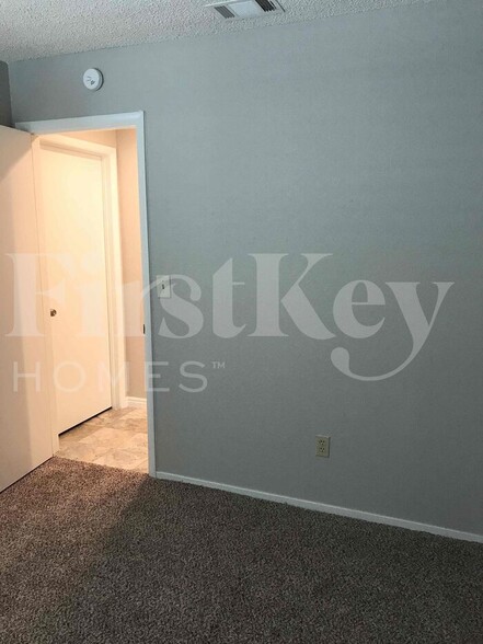 Building Photo - 344 Templeton Dr