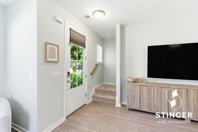 Building Photo - 9 Camp Saxton Way