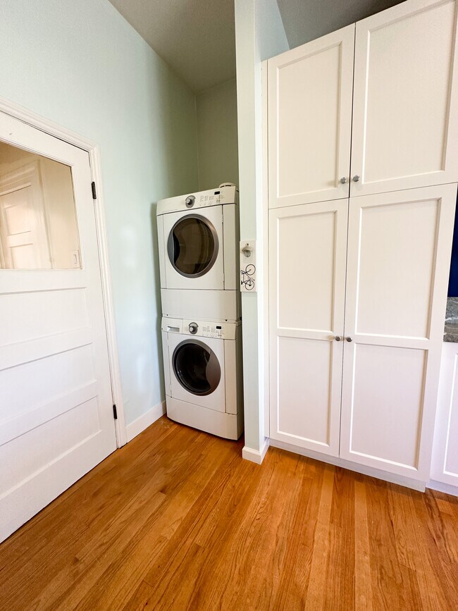 Building Photo - 435 Union St