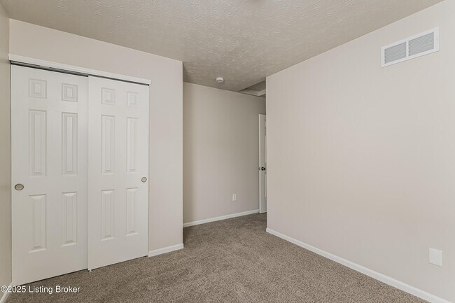 Building Photo - 9505 River Trail Dr