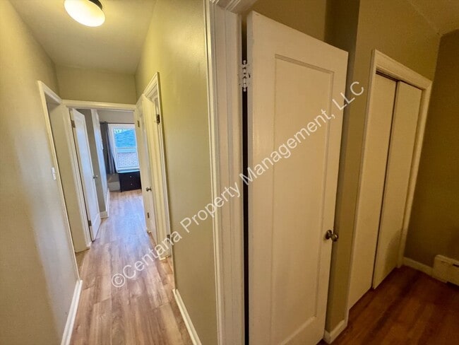 Building Photo - Semi-Furnished 5 bed 2 bath with large fenced yard for rent!