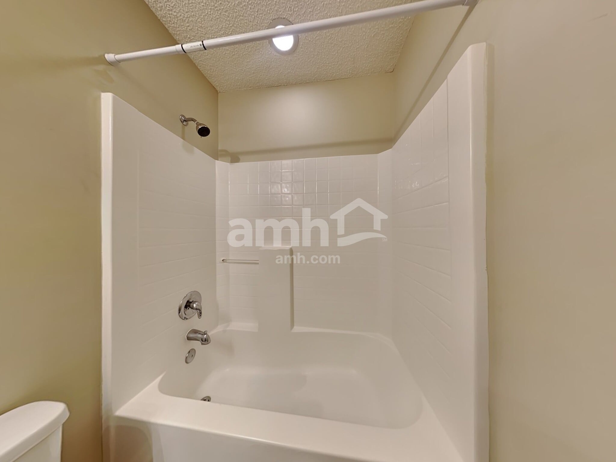 Building Photo - 136 Wildberry Ln