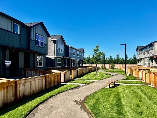 Building Photo - FREE RENT New Beauty! Location, location!!...