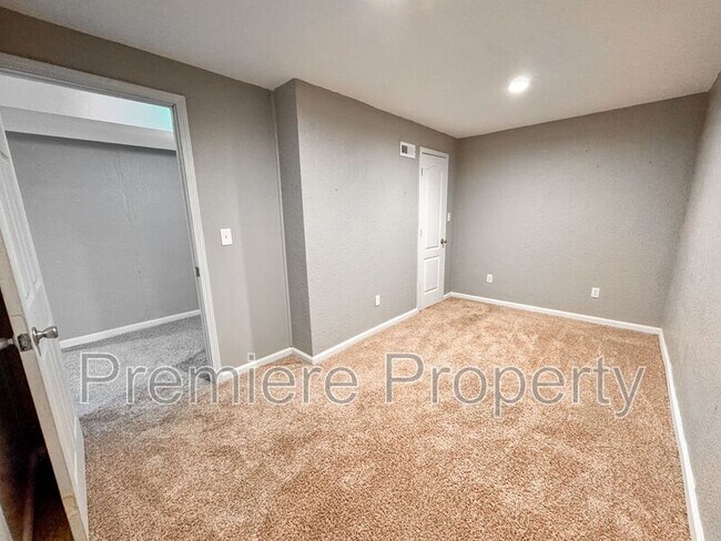Building Photo - 15350 Riley St