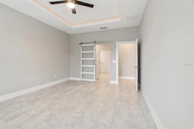 Building Photo - 1250 Papillon St