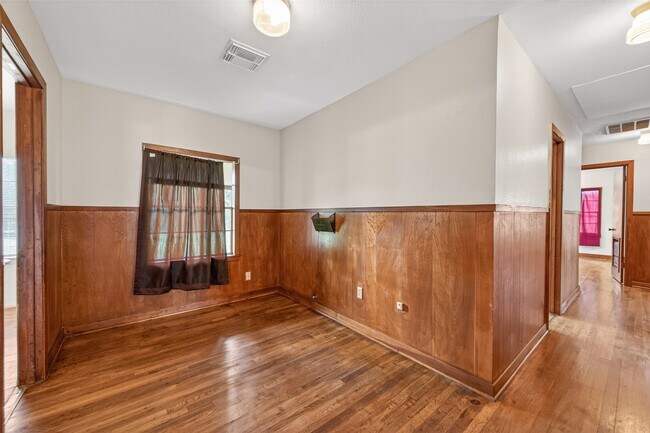 Building Photo - 4019 Beatrice Ave