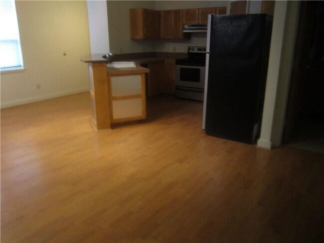 Building Photo - 1 Bedroom Apartment Near Magnolia Area