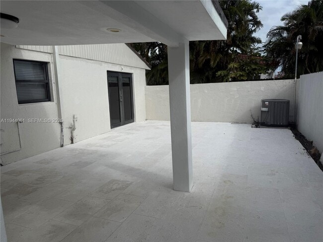 Building Photo - 9300 SW 7th Ln