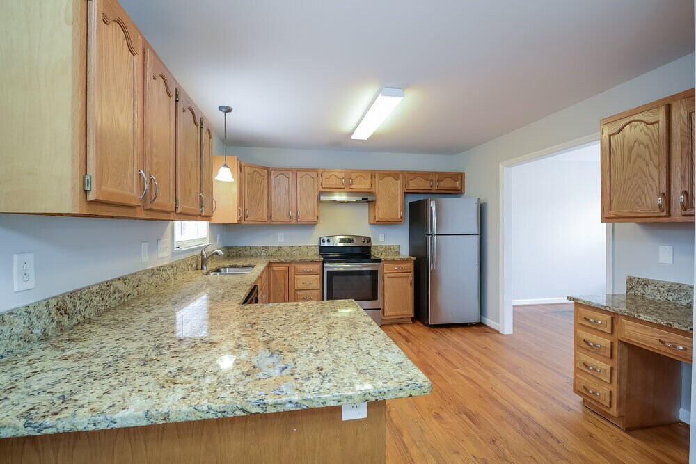 Building Photo - 213 Sedge Meadow Dr