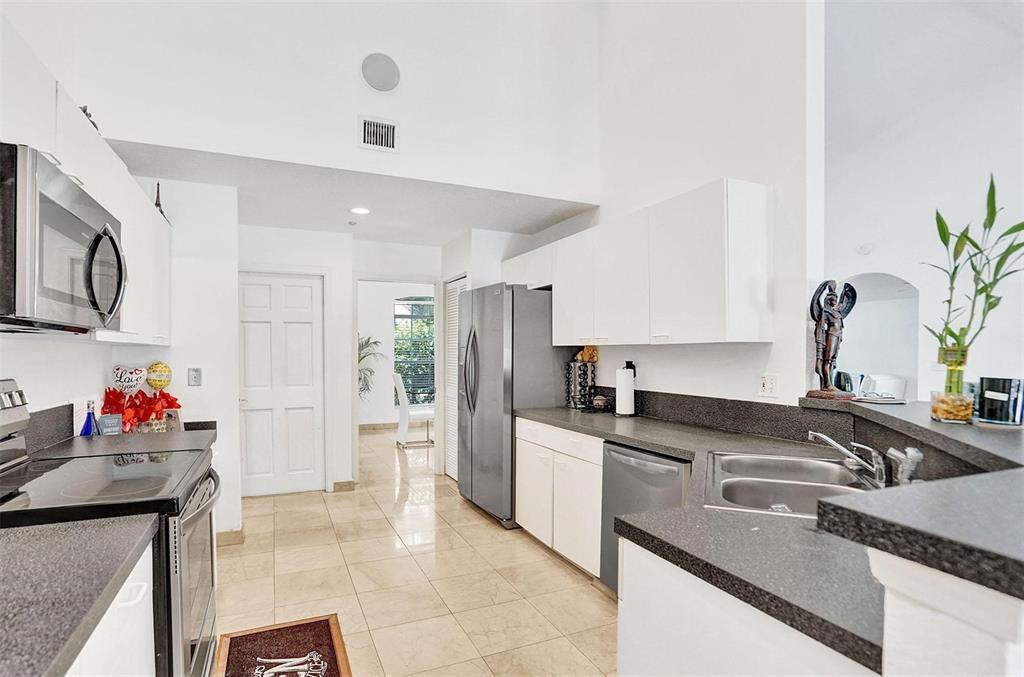 Building Photo - 6512 NW 54th Ct