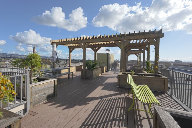 Building Photo - 2747 San Pablo Ave