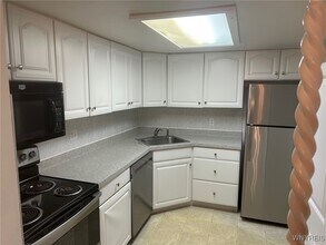 Building Photo - 80 Carriage Dr