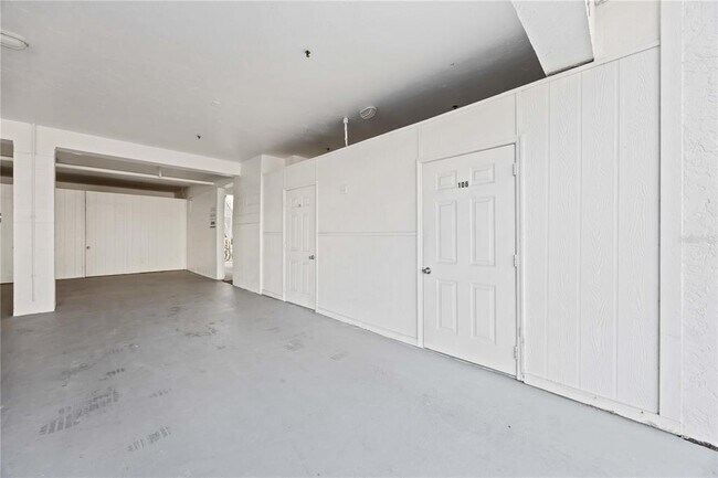 Building Photo - 3607 E Bay Dr