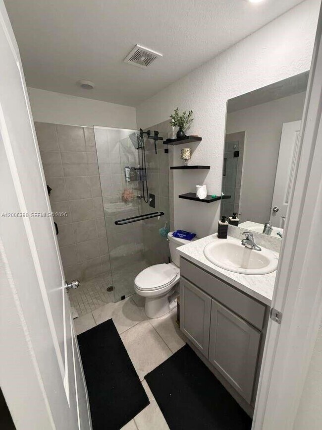 Building Photo - 441 NE 13th St