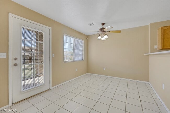 Building Photo - 1956 Vista Malaga St