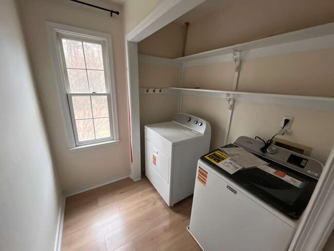 Building Photo - 5916 Park Forest Ln