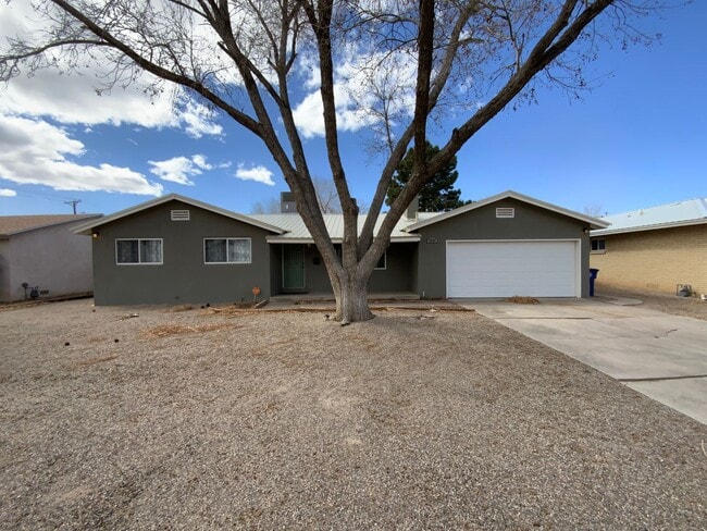 Primary Photo - 3 Bedroom Single Story Home Available Near...