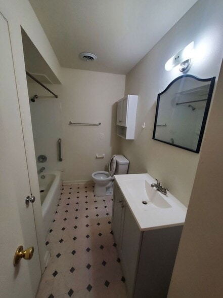 Building Photo - 4454 S 14th St