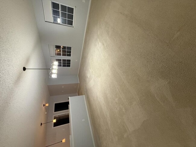 Building Photo - 14302 Holly Berry Cir