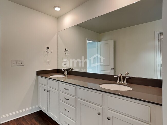 Building Photo - 609 Rivermist Drive