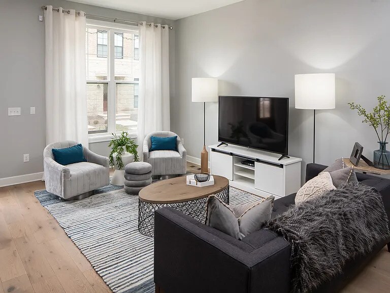 Living room on main floor - 934 Pullman Pl