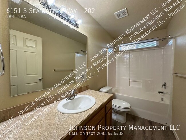 Building Photo - Beautiful South Boise apartments close to ...