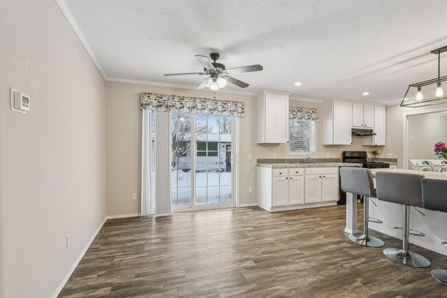 Building Photo - 4704 47th Ave