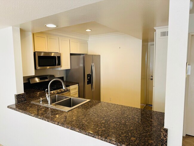 Building Photo - 16124 Twinkle Cir