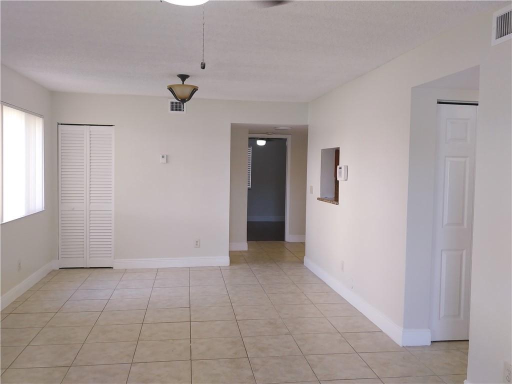 Building Photo - 705 NW 91st Ter