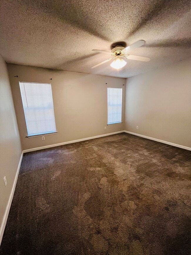 Building Photo - 3 BR/ 2 BA home located in Killearn Acres!
