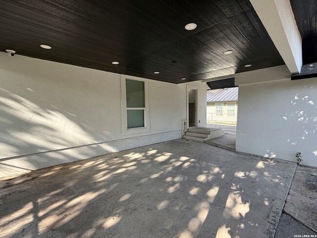 Building Photo - 730 Groff Ave