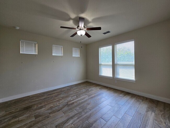 Building Photo - 727 Gristmill Dr